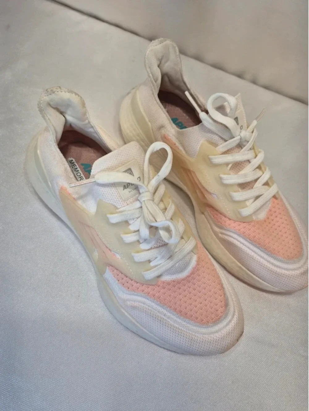 Apollo knit running sneakers white/ pink  lightweight memory foam women's 6.5